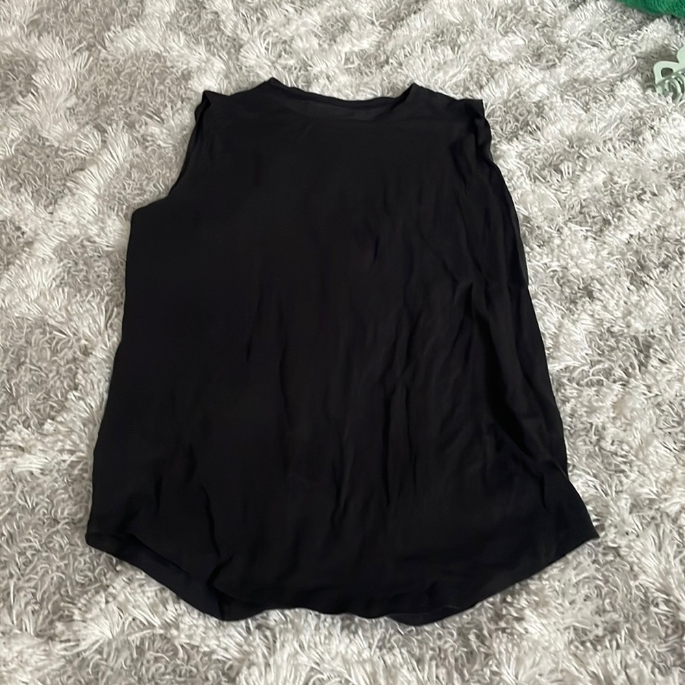 black lulu muscle tank